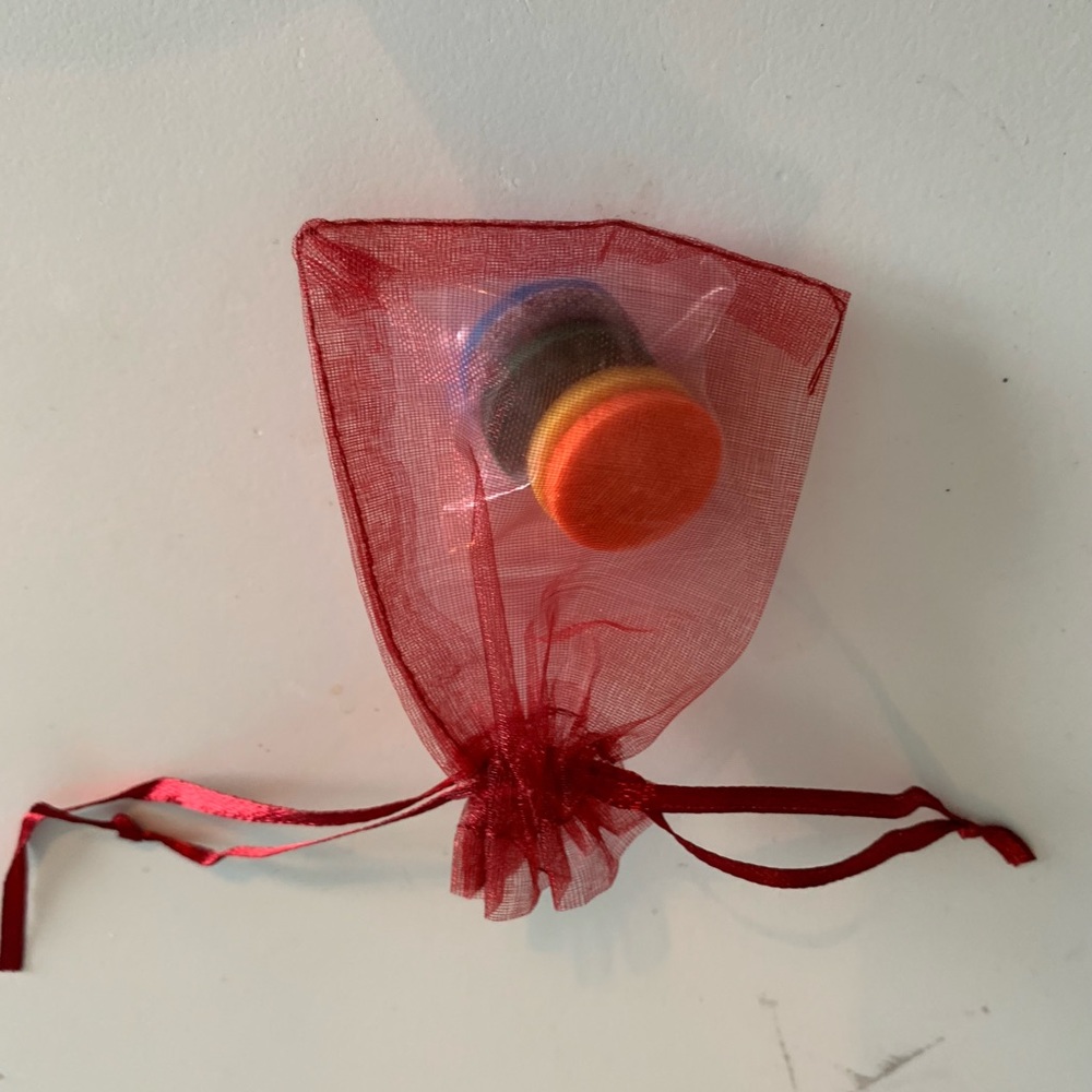 Essential oil diffusing necklace - Picture 5 of 8